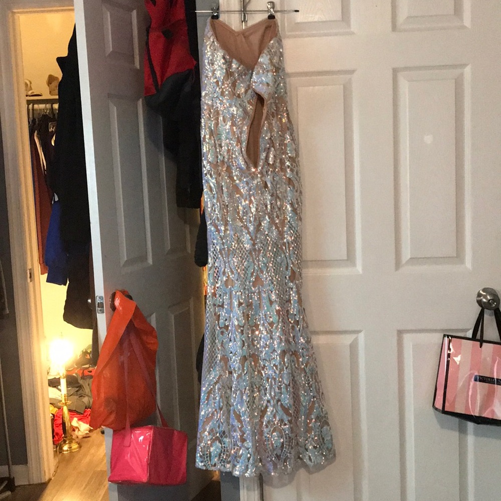 Prom dress - Picture 2 of 2